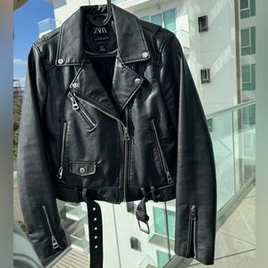 ZARA Womens leather biker jacket black! Perfect